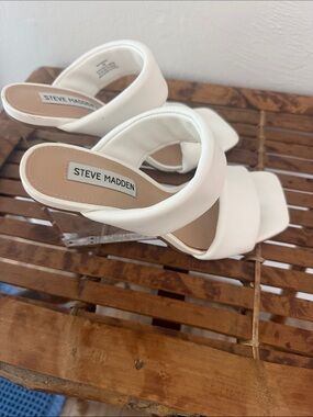 Steve Madden White Padded Crossover Strap Clear Block Heel Mules